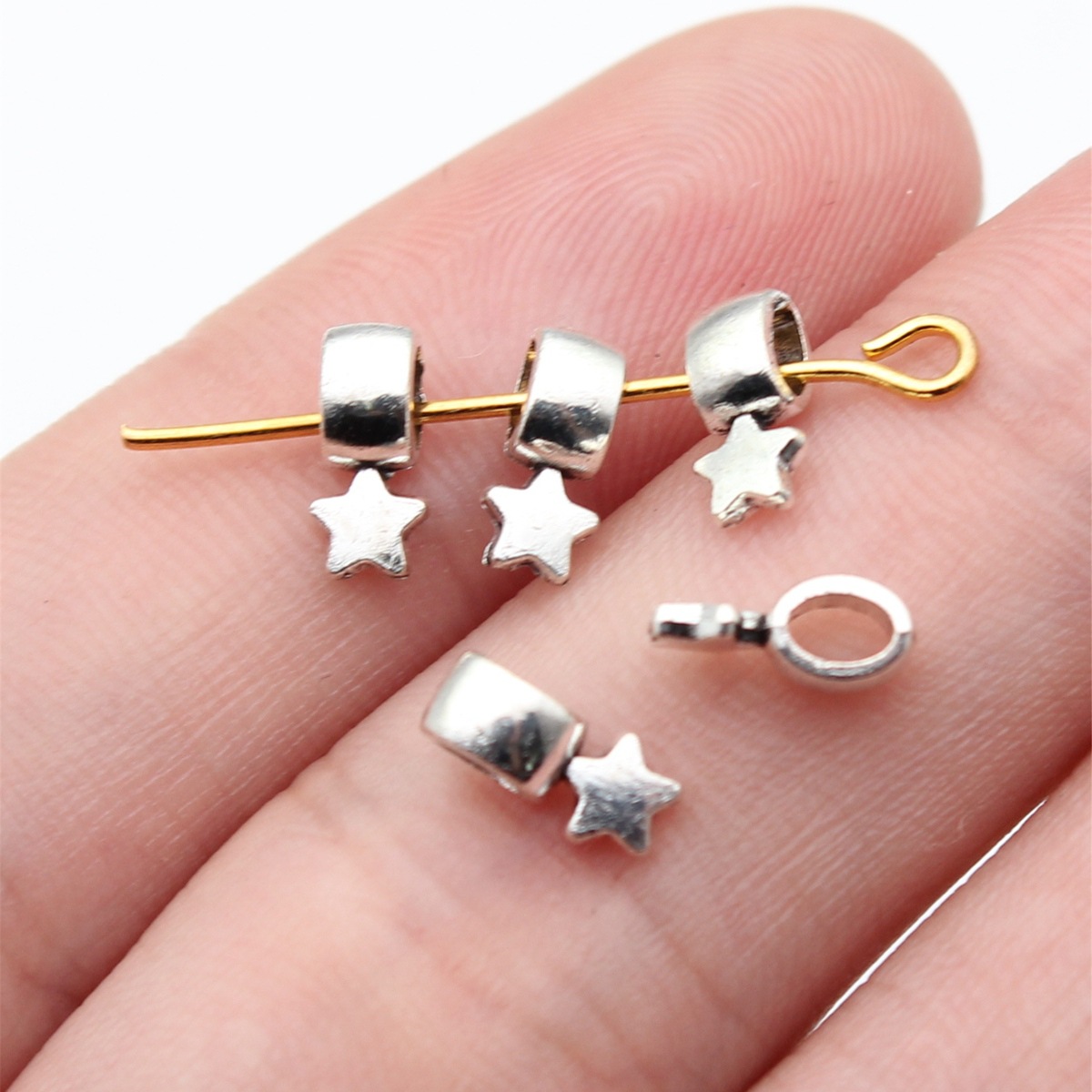 Vintage Fashion Stores - 40個入り、8.5x4x3.8mmのアンティークシルバーカラーの小さな星型チャーム、DIYジュエリー製作材料