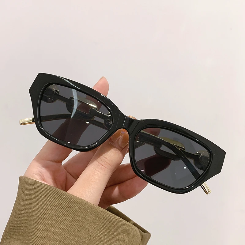 クラシックなカジュアルサングラス。レディース、メンズ、ファッ - Vintage Fashion Enthusiasts のレビューと価格